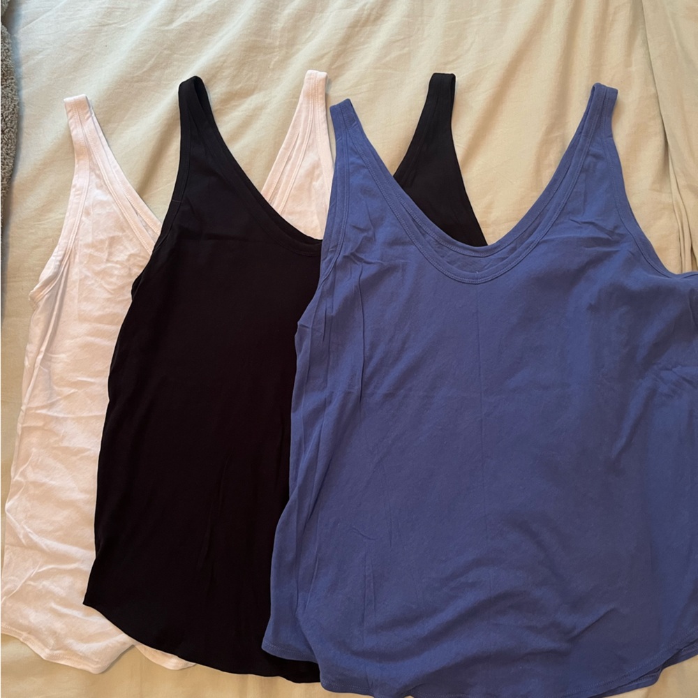 Everlane air tanks! Pack of 3